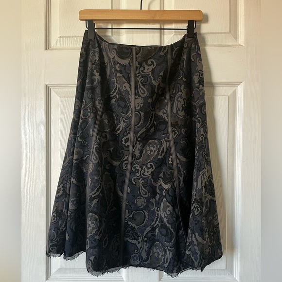 Tahari Gray Patterned Skirt - Picture 1 of 5